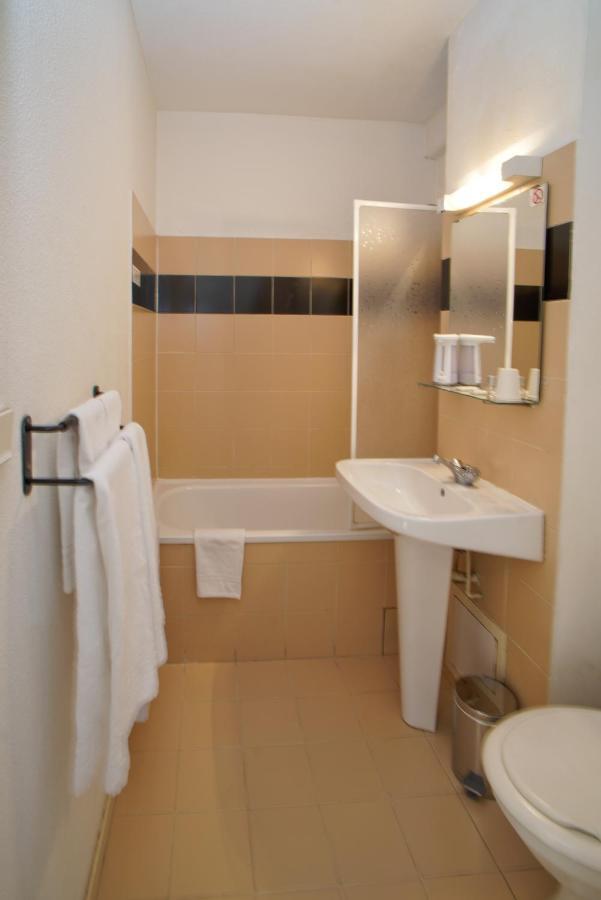 Hotel Amaya Ambares-et-Lagrave ภายนอก รูปภาพ