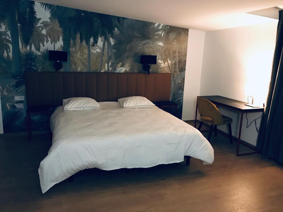 Hotel Amaya Ambares-et-Lagrave ภายนอก รูปภาพ